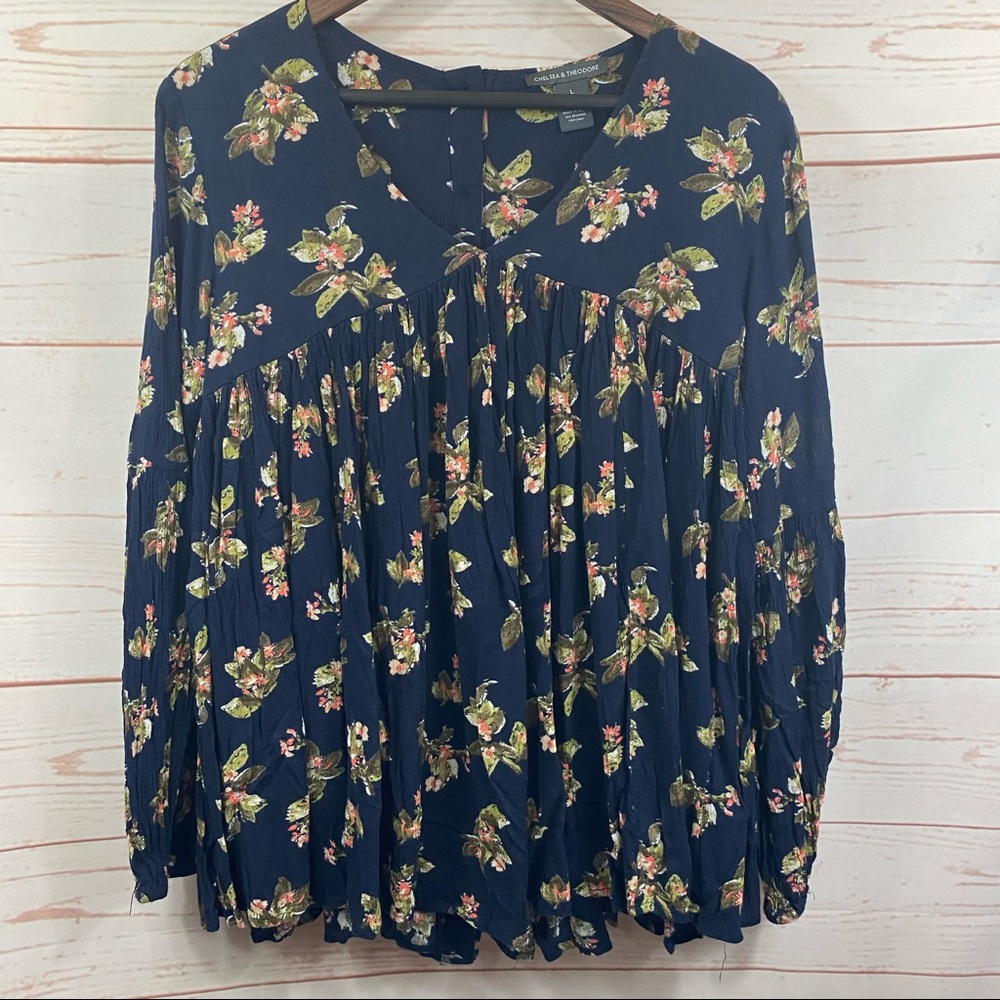 Chelsea & Theodore Floral V Neck Oversized Blouse